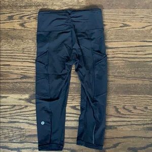 Black cropped lulus. LIKE NEW!